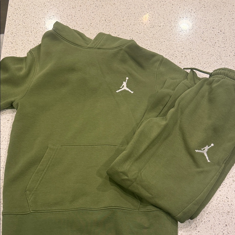 Jordan Kids Matching Set in Olive Green